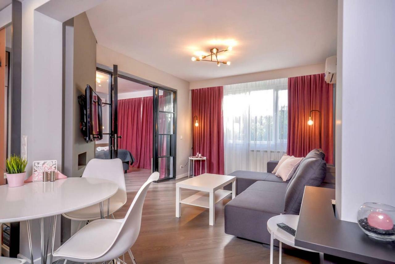 ROSÉ one bedroom designer apartment in city centre Sofia Esterno foto